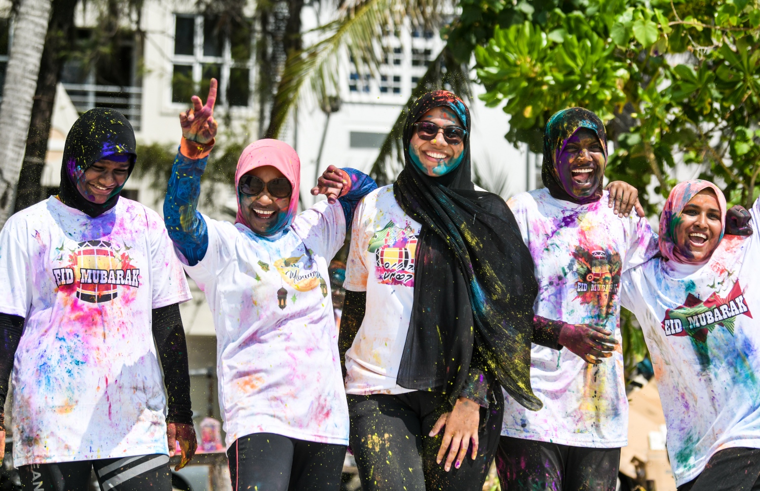 އީދު ފާހަގަކުރުމަށް އަންހެނުންތަކެއް ހުޅުމާލޭ ބީޗުގައި ކުލަޖަހަނީ -- ފޮޓޯ: ފަޔާޒު މޫސާ | މިހާރު