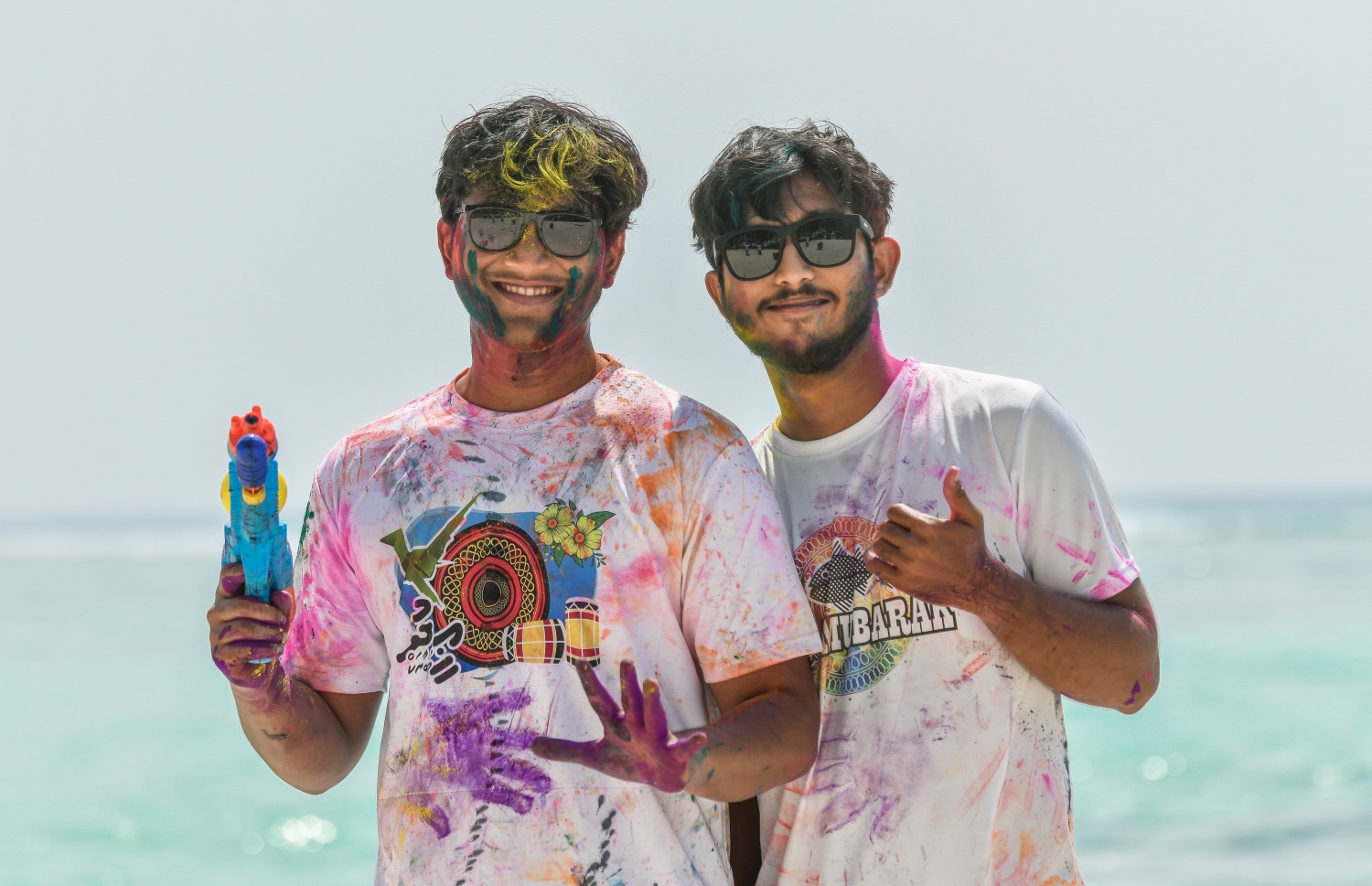 އީދު ފާހަގަކުރަން ކުލަ ޖަހަމުންދިޔަ ބަޔަކު ފޮޓޯއަކަށް ހުއްޓިލައިގެން -- ފޮޓޯ: ފަޔާޒު މޫސާ | މިހާރު