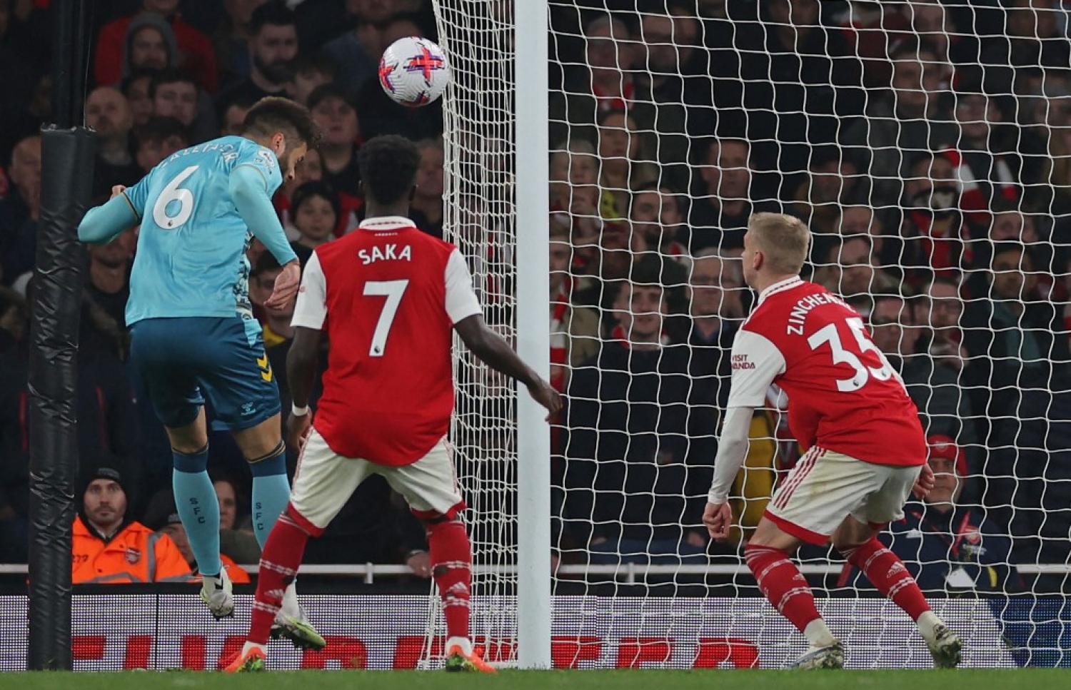 ސައުތެމްޓަނުން ތިންވަނަ ގޯލު ޖަހަނީ.-- ފޮޓޯ: އޭއެފްޕީ