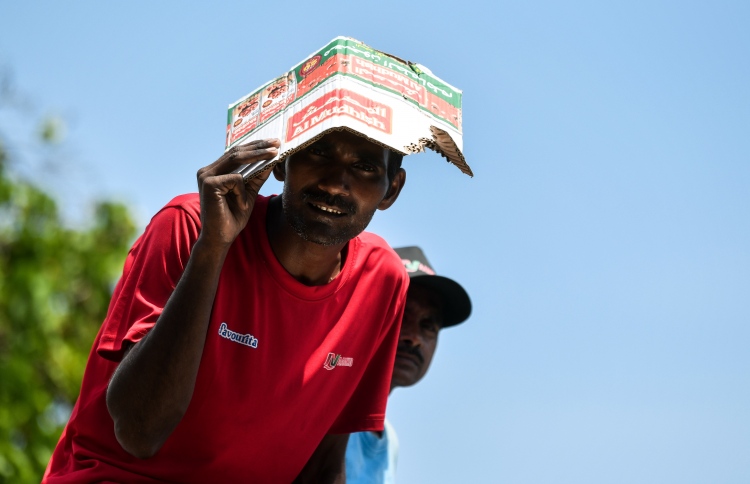 Iruvai ge avigadha dhuvas thakaa eku ihusaas kurevey hoonumin machah dhanee