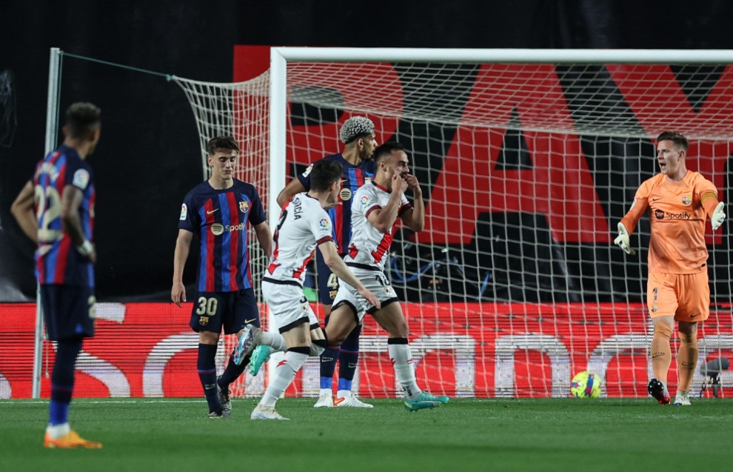 ވަޔެކާނޯ އިން މެޗުގައި ފުރަތަމަ ގޯލު ޖެހުމަށް ފަހު. -- ފޮޓޯ: އޭއެފްޕީ