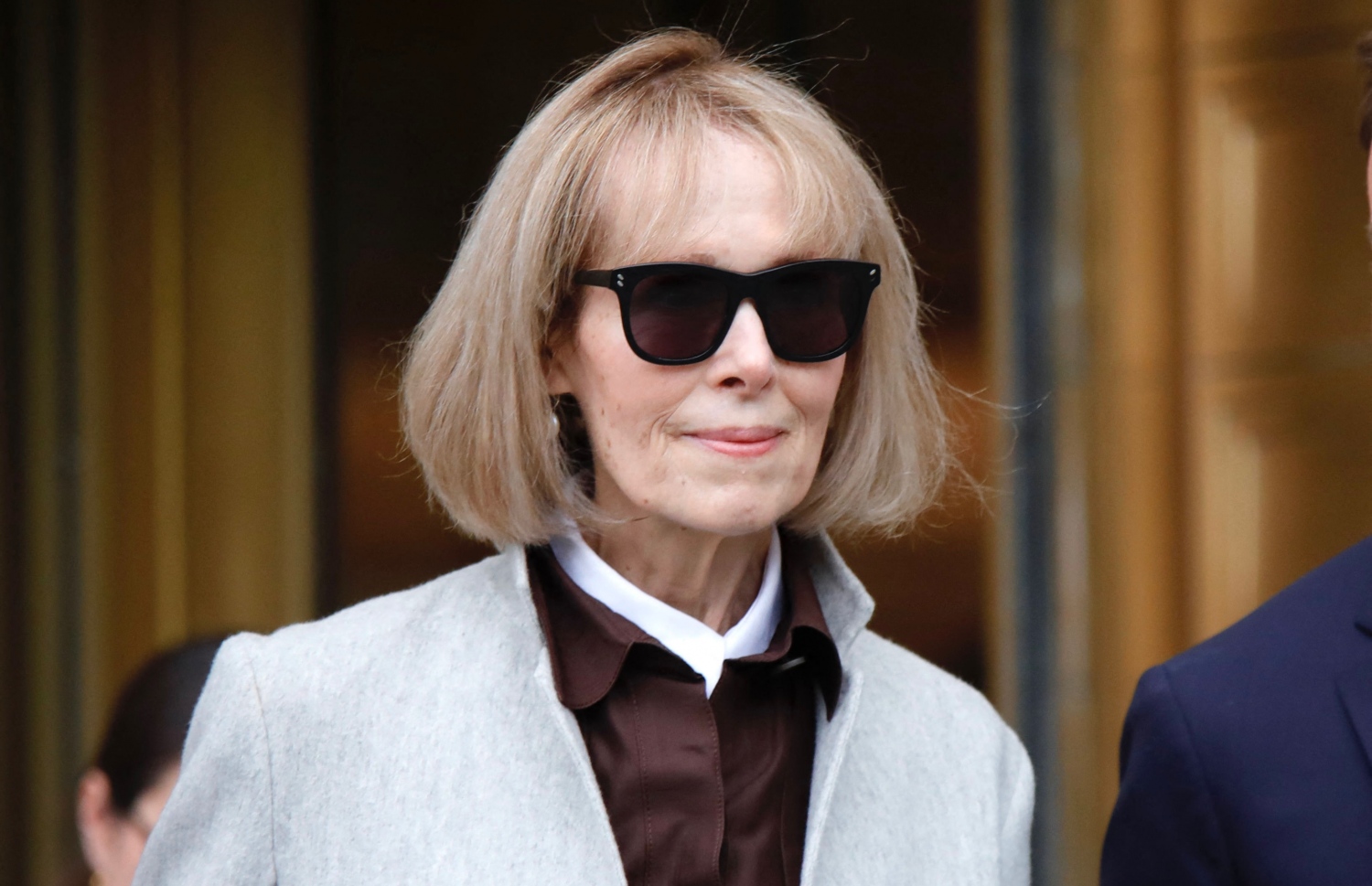 އެމެރިކާގެ އެލް މަޖައްލާގެ ކުރީގެ ކޮލަމިސްޓެއް ކަމަށްވާ އީ ޖޭން ކެރޯލް