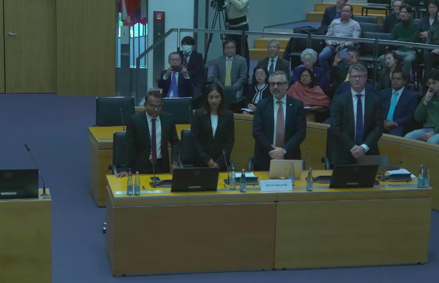 ރާއްޖެ-މޮރިޝަސް އިމުގެ މައްސަލަ އިޓްލޮސްގައި ތަމްސީލްކުރާ ރާއްޖޭގެ ވަކީލުންގެ ޓީމް