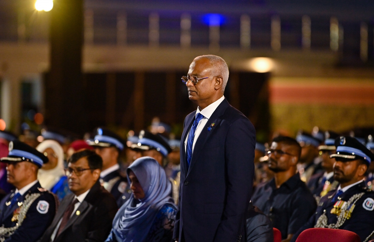 ފުލުހުންގެ ހިދުމަތަށް 90 އަހަރު ފުރުމުގެ މުނާސަބަތާ ގުޅިގެން ހުޅުމާލޭ ސިންތެޓިކް ޓްރެކްގައި ބޭއްވި ރަސްމީ ޖަލްސާގައި ރައީސް އިބްރާޙިމް މުހައްމަދު ސޯލިހް ބައިވެރިވެ ވަޑައިގަންނަވަނީ -- ފޮޓޯ: ރައީސް އޮފީސް