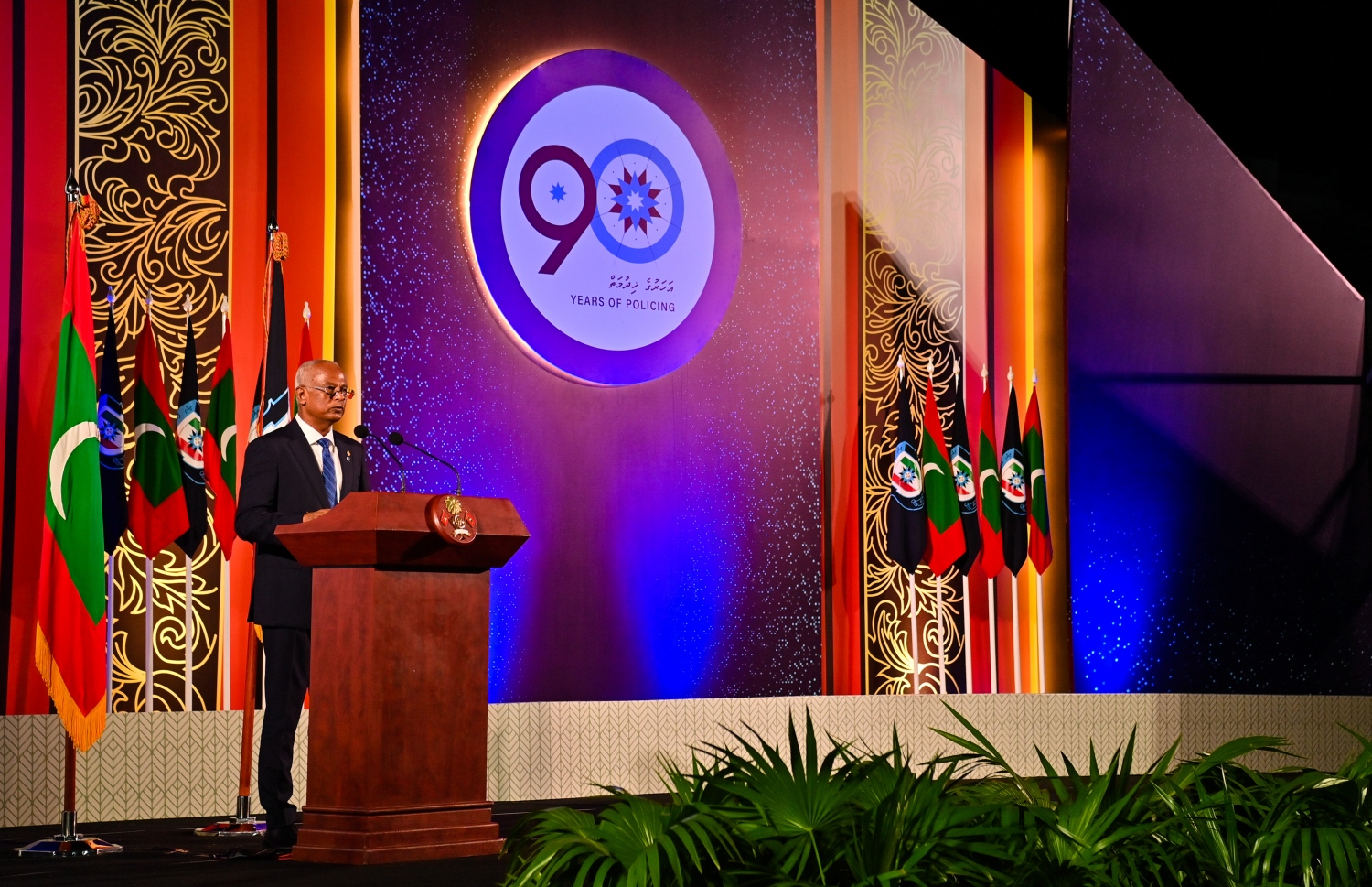 ފުލުހުންގެ ހިދުމަތަށް 90 އަހަރު ފުރުމުގެ މުނާސަބަތާ ގުޅިގެން ހުޅުމާލޭ ސިންތެޓިކް ޓްރެކްގައި ބޭއްވި ރަސްމީ ޖަލްސާގައި ރައީސް އިބްރާޙިމް މުހައްމަދު ސޯލިހް ވާހަކަފުޅު ދައްކަވަނީ -- ފޮޓޯ: ރައީސް އޮފީސް