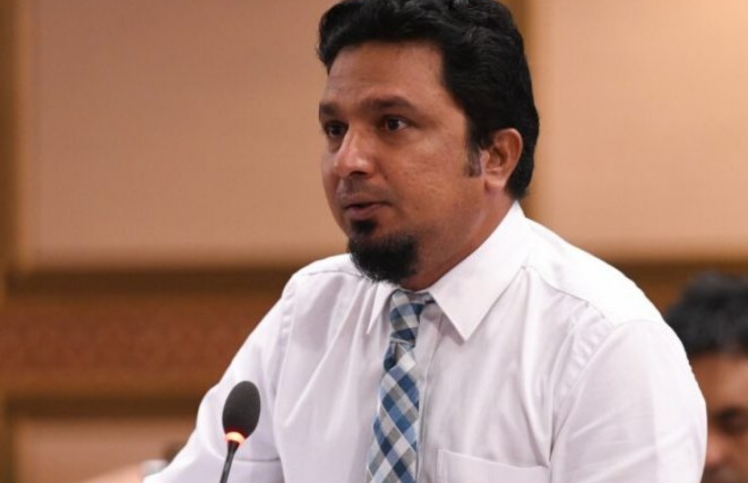 މަތިވެރި ދާއިރާގެ މެންބަރު ހަސަން ޒަރީރު: އޭނާއަށް ހަމަލާދިނީ ފަސް މީހުންގެ ގްރޫޕަކުން.  --- ފައިލް ފޮޓޯ: މަޖިލިސް