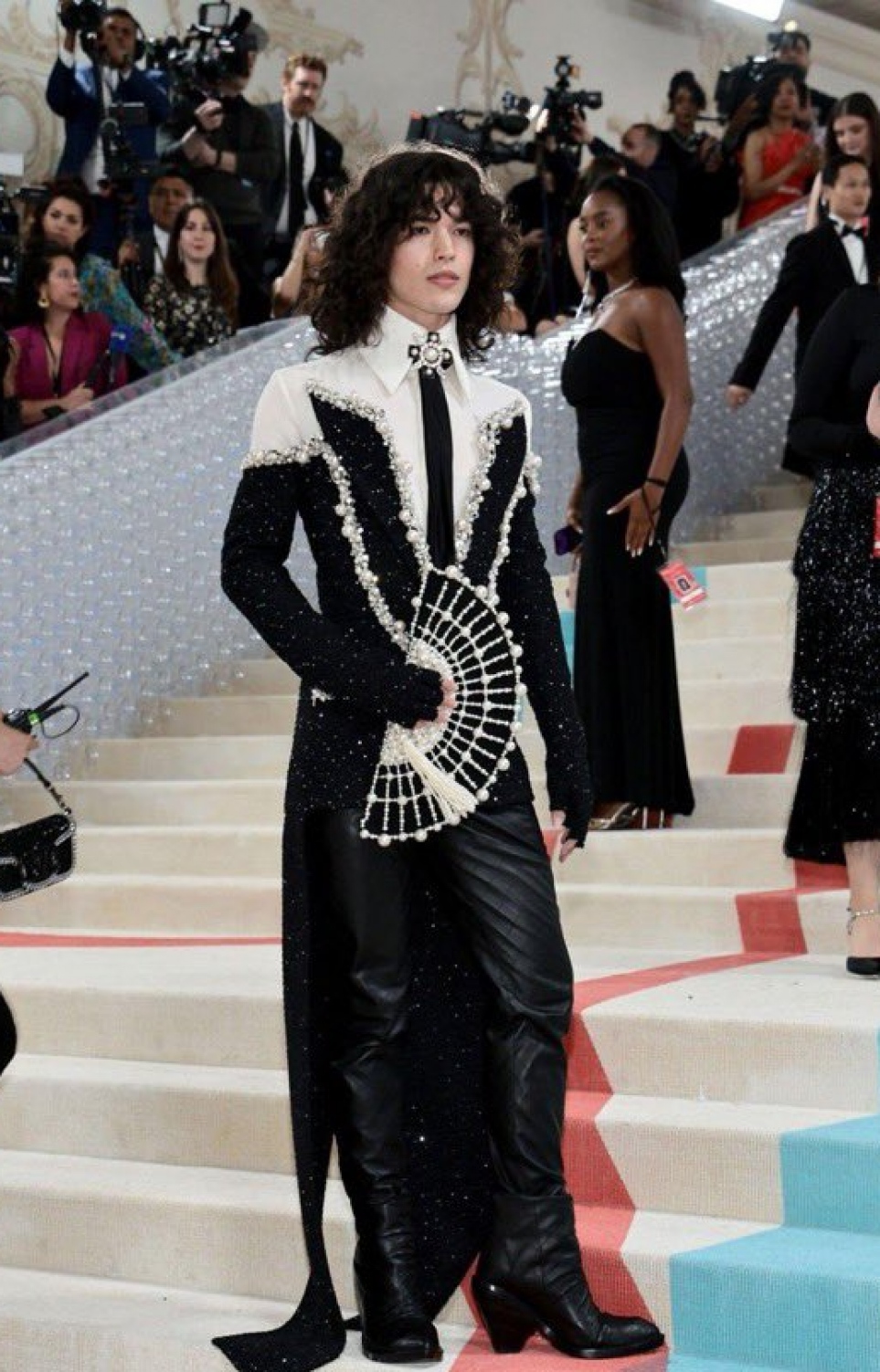 "ވޯގް" މެގަޒިން އިން އިންތިޒާމުކޮށްގެން އެމެރިކާގެ ނިއު ޔޯކުގައި ހުންނަ "ދަ މެޓްރޮޕޮލިޓަން މިއުޒިއަމް އޮފް އާޓް" ގައި ބޭއްވި މި އަހަރުގެ މެޓް ގާލާގައި ފަންނާނަކު ބައިވެރިވަނީ.-- ފޮޓޯ: ޓްވިޓާ