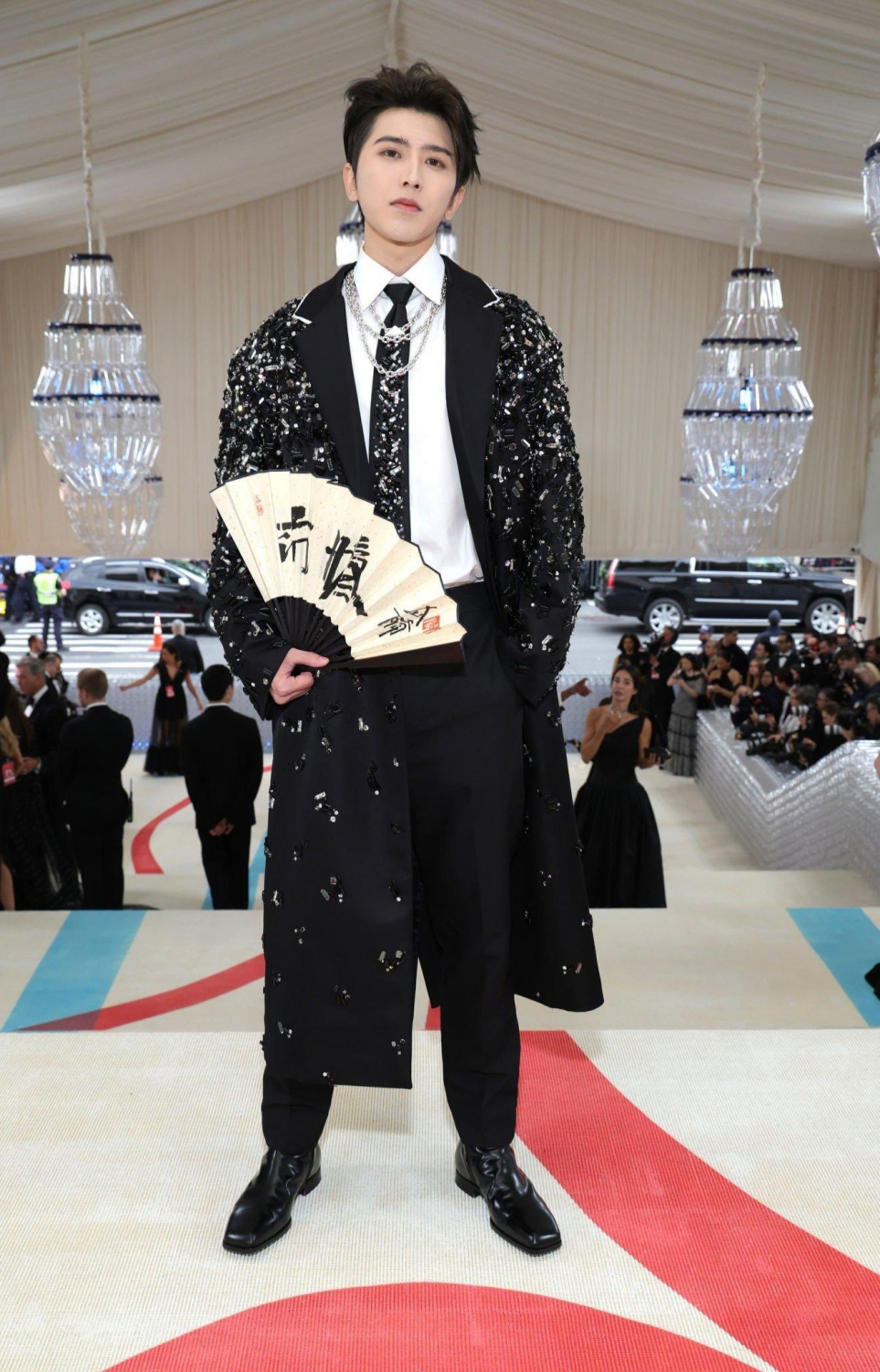 "ވޯގް" މެގަޒިން އިން އިންތިޒާމުކޮށްގެން އެމެރިކާގެ ނިއު ޔޯކުގައި ހުންނަ "ދަ މެޓްރޮޕޮލިޓަން މިއުޒިއަމް އޮފް އާޓް" ގައި ބޭއްވި މި އަހަރުގެ މެޓް ގާލާގައި ފަންނާނަކު ބައިވެރިވަނީ.-- ފޮޓޯ: ޓްވިޓާ