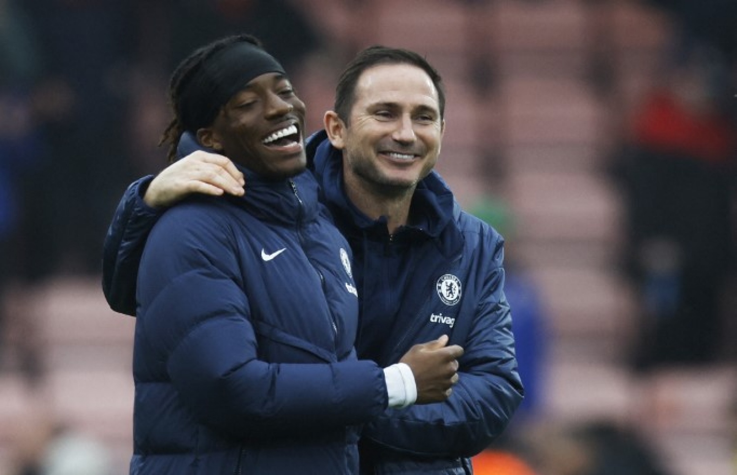 މެޗުން މޮޅުވުމުގެ އުފަލާއެކު ޗެލްސީގެ ކޯޗު ލަމްޕާޑް (ކ) އަދި ނޮނީ މަޑުއެކޭ.-- ފޮޓޯ: އޭއެފްޕީ