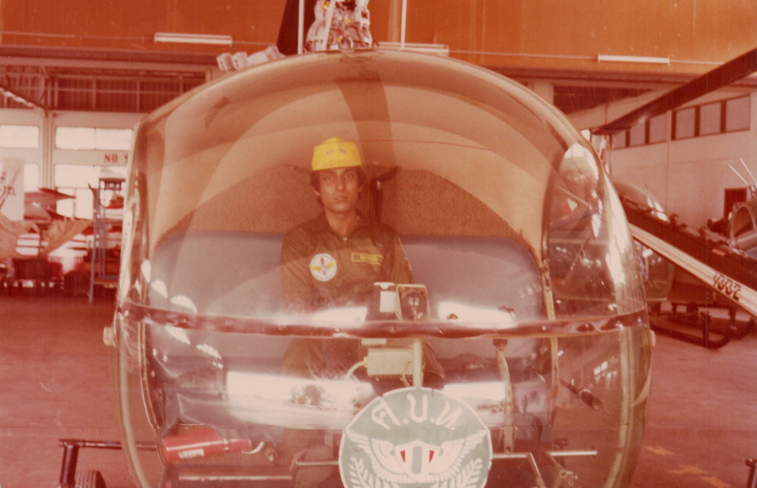 ރަޝީދު ޕައިލެޓްކަމުގެ ތަމްރީނު ހޯދުމަށް އޮސްޓްރޭލިއާގައި އުޅުއްވި ދުވަސްވަރުގެ ފޮޓޯއެއް.