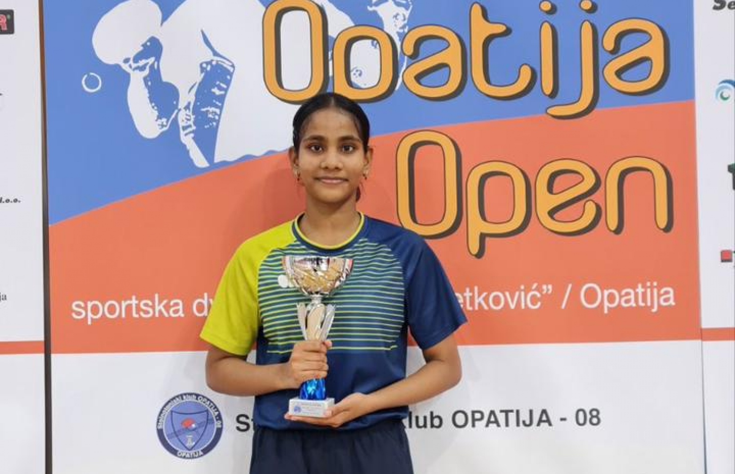 ރާއްޖޭގެ ފާތިމަތު ދީމާ އަލީ ކްރޮއޭޝިއާ މުބާރަތުން ހޯދި ތައްޓާ އެކު