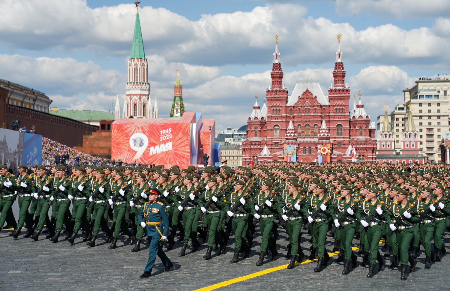 މެއި 9، 2023: ރަޝިޔާގެ ނަސްރުގެ ދުވަސް ފާހަގަކުރުމަށް، ވެރިރަށް މޮސްކޯގެ ރަތް މައިދާނުގައި ބޭއްވި ރަސްމިޔާތުގައި ރަޝިޔާގެ ސިފައިން ބައިވެރިވަނީ. --އޭއެފްޕީ