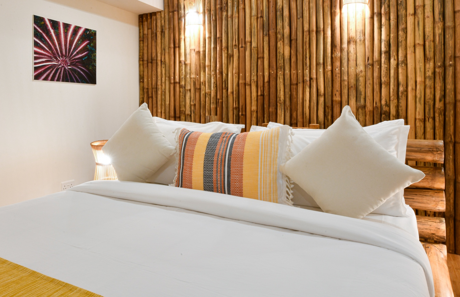 އީކޯބޫގެ "ކޮކްނަޓް ސުއިޓް" ކޮޓަރިއެއް: އެ ހޮޓަލުގައި ހަތަރު ކެޓަގަރީގެ ކޮޓަރިތައް ހުންނައިރު، މިއީ ބީޗު ވިއު ކޮޓަރިއެއް. -- ފޮޓޯ: ފަޔާޒް މޫސާ | މިހަރު