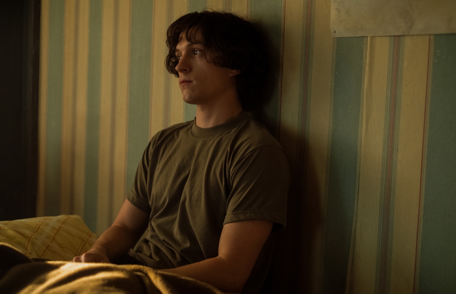 ޓޮމް ހޮލެންޑް: "ދަ ކްރައުޑެޑް ރޫމް" ގައި ޑެނީ ސަލިވަން ގެ ރޯލުން