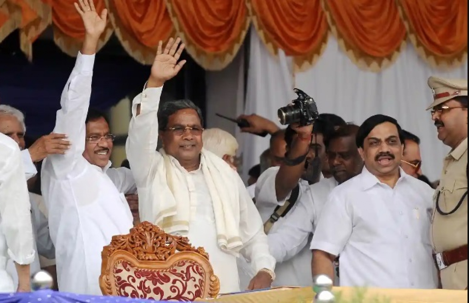 ކޮންގްރެސް ޕާޓީގެ ކަރްނާޓަކާ ސްޓޭޓްގެ ސިޔާސީ ލީޑަރުން: އެ ސްޓޭޓްގެ އިންތިހާބު ކޮންގްރެސް އިން ވަނީ ކާމިޔާބު ކޮށްފަ