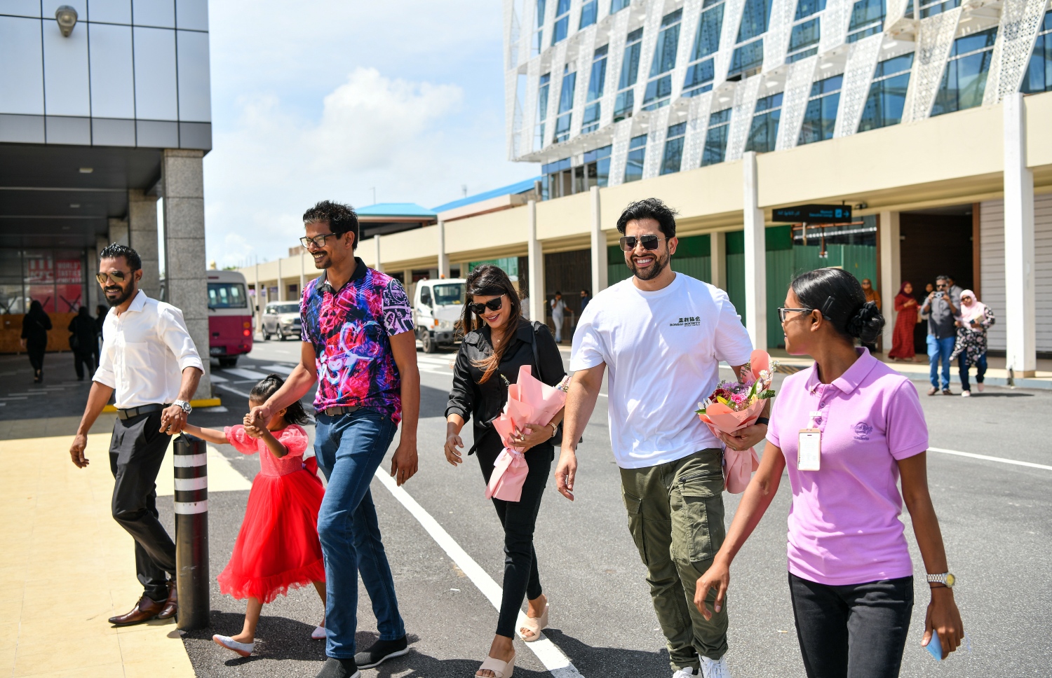 އަފްތާބް ވީއައިއޭގައި "ލޯބިވެވިއްޖެ"ގެ ޓީމާއެކު.-- ފޮޓޯ: ނިޝާން އަލީ | މިހާރު