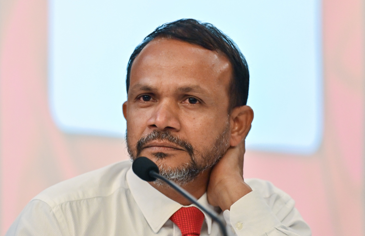 އަލީ ހުސެއިން: އޭނާ ވިދާޅުވި ގޮތުގައި އެންމެ ބޮޑު މައްސަލައަކީ މުއައްސަސާތަކަށް ވަޒީފާގެ ބިރު އޮތުން - ފޮޓޯ: މިހާރު