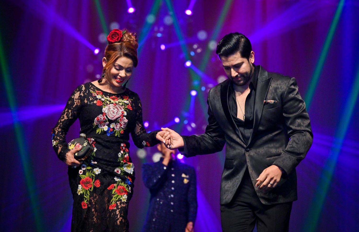 އަފްތާބް ޝިވަސްދާނީ އާއެކު ބޭއްވި "ލޯބިވެވިއްޖެ" ރެޑް ކާޕެޓް