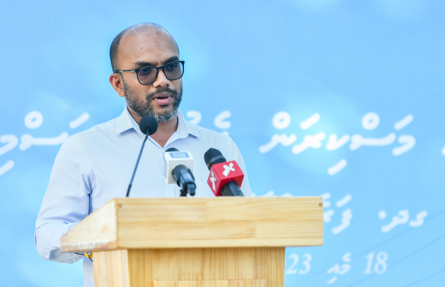 މިފްކޯގެ އާ ބޯޓުން މަސްކިރަން ފެށުމަށް ބޭއްވި ރަސްމިއްޔާތުގައި ފިނޭންސް މިނިސްޓަރު އިބްރާހިމް އަމީރު ވާހަކަ ދައްކަވަނީ.--- ފޮޓޯ: ފަޔާޒް މޫސާ | މިހާރު