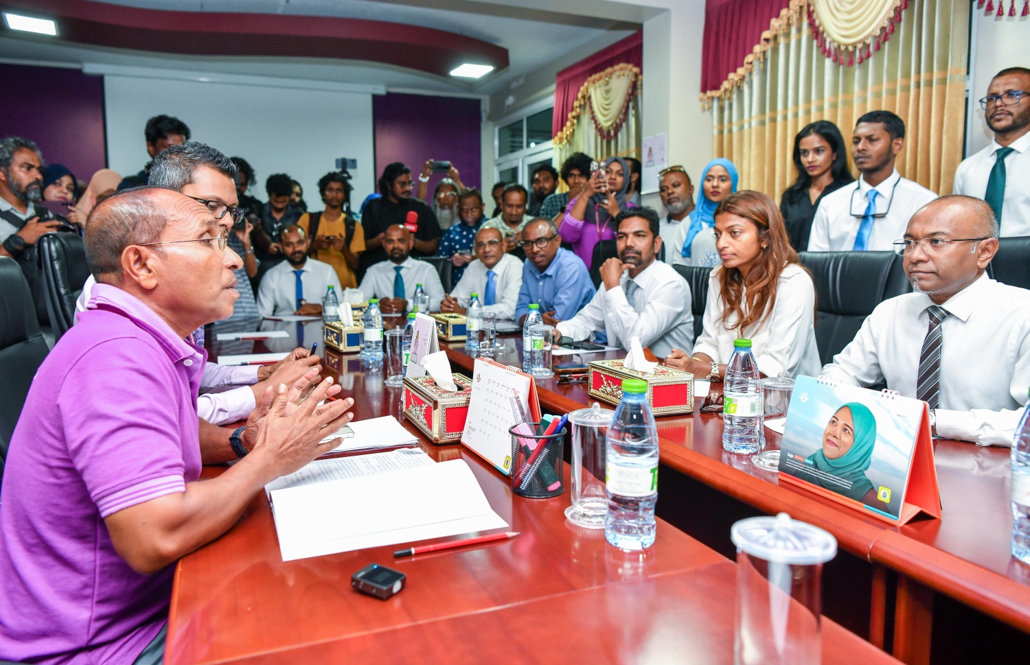 ނަޝީދުގެ "ދަ ޑިމޮކްރެޓްސް" ޕާޓީ ހެދުމުގެ ހުއްދައަށް އެދުން