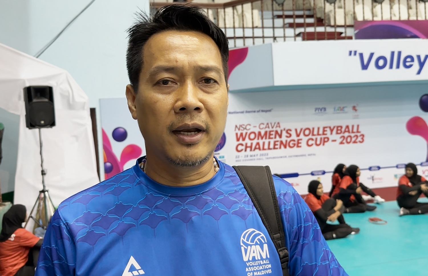 އަންހެން ވޮލީ ޓީމުގެ ކޯޗު ވިޗީޕޮން.--