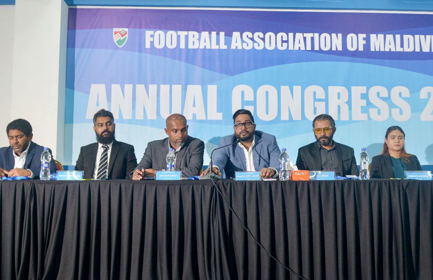 އެފްއޭއެމަށް ފީފާއިން ގެނައި ދެވަނަ ނޯމަލައިޒޭޝަން ކޮމިޓީގެ އިސްބޭފުޅުން އޭރު ބޭއްވި ކޮންގްރެސްގެ ތެރެއިން: ފީފާ އިން ތިނަވްނަ ފަހަރަށް އެފްއޭއެމް ނޯމަލައިޒޭޝަނަކަށް ވަރަށް އަވަހަށް ގެންދާނެ .-- ފައިލް ފޮޓޯ: އެފްއޭއެމް