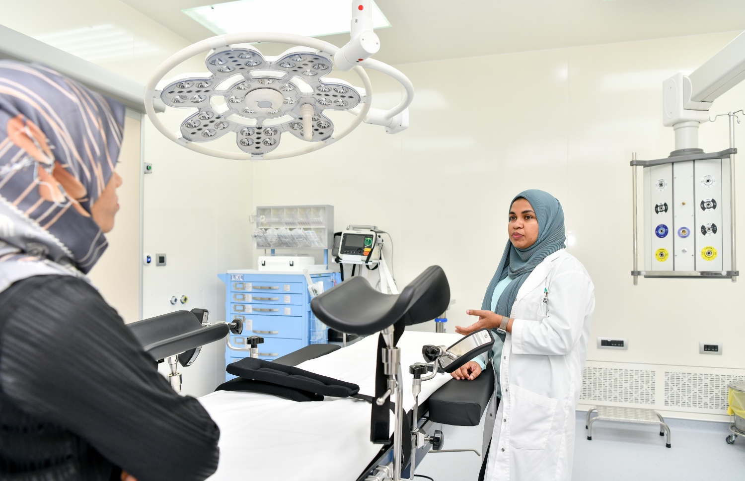 ރާއްޖޭގެ ފުރަތަމަ ފާޓިލިޓީ ސްޕެޝަލިސްޓް، ޑރ. ޒާކިޔާ "މިހާރު" އަށް މީގެ ކުރިން އިންޓަވިއު ދެއްވަނީ.-- ފޮޓޯ: ނިޝާން އަލީ/ މިހާރު