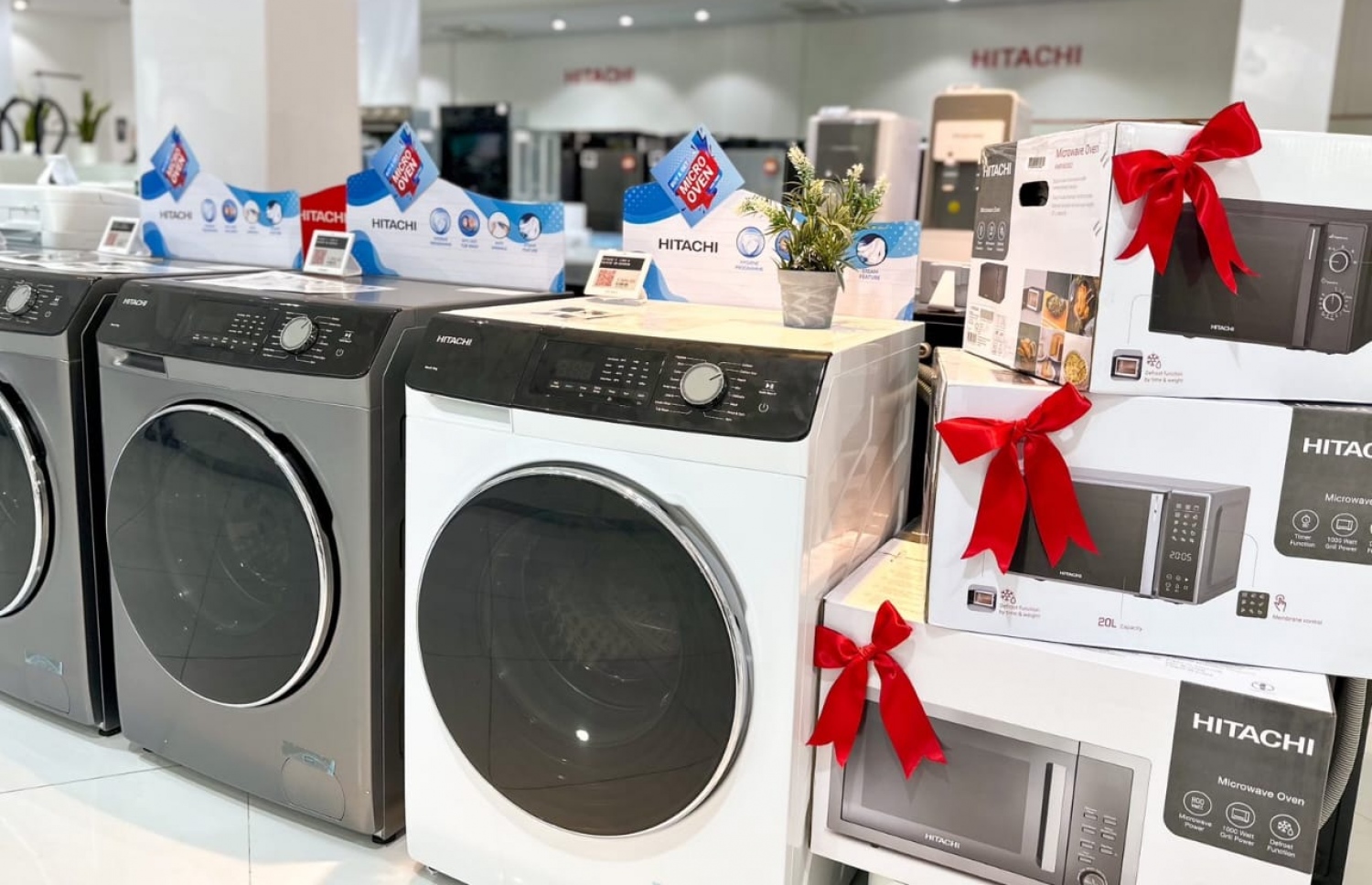 ހިޓާޗީގެ ދޮންނަ މެޝިނާއި އެކު ލިބޭ މައިކްރޯވޭވް އަވަން. -- ފޮޓޯ: އެސްޓީއޯ