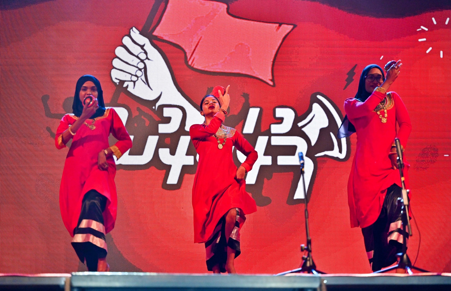 ރޭ ސެންޓްރަލް ޕާކުގައި ޒުވާނުންނަށް ހާއްސަކޮށްގެން ބޭއްވި "ފުރަވީރުން" ޝޯގެ ތެރެއިން.-- ފޮޓޯ: ފަޔާޒް މޫސާ/މިހާރު