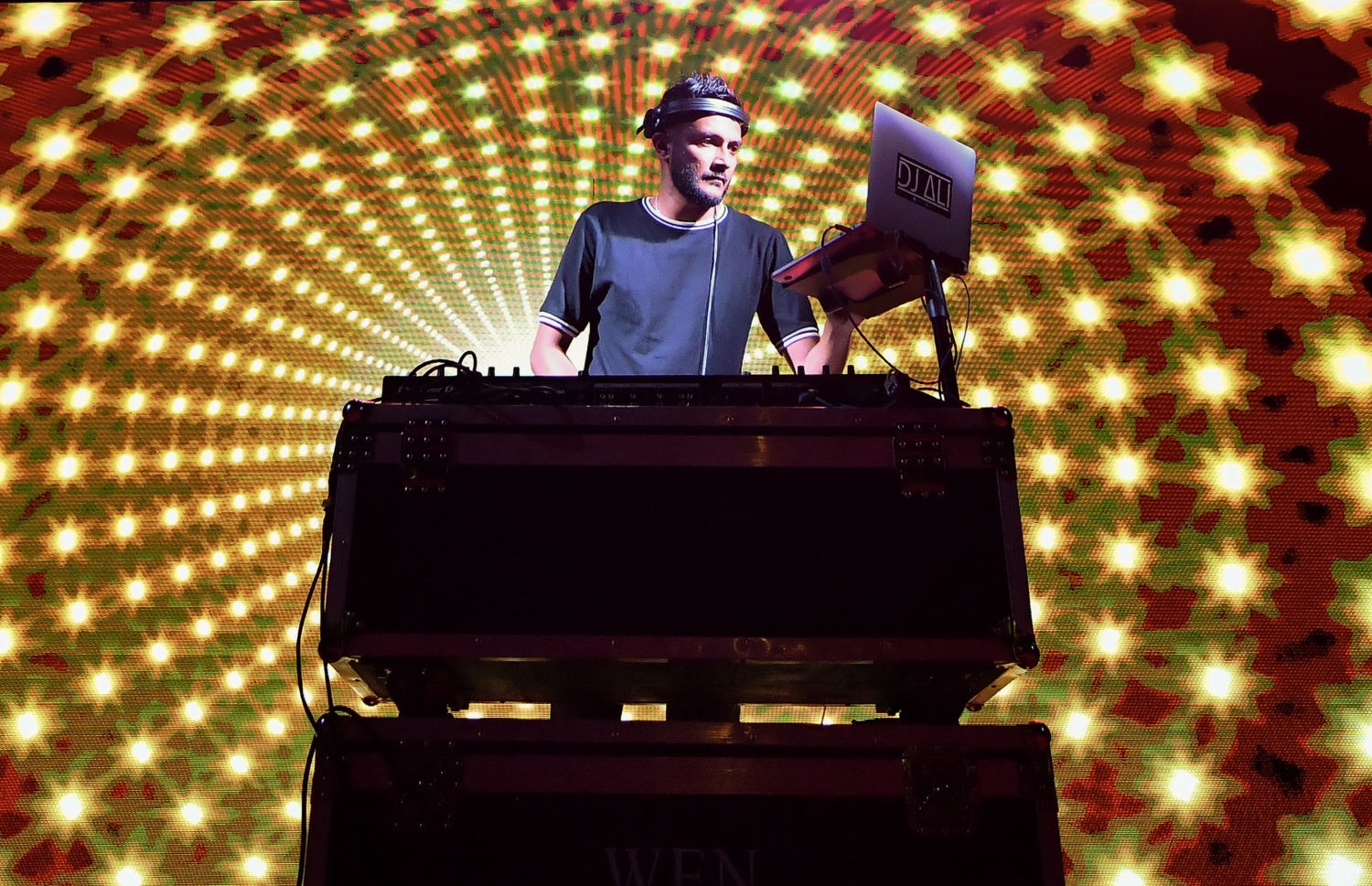 ރޭ ސެންޓްރަލް ޕާކުގައި ޒުވާނުންނަށް ހާއްސަކޮށްގެން ބޭއްވި ޝޯގެ ތެރެއިން.-- ފޮޓޯ: ފަޔާޒް މޫސާ /މިހާރު