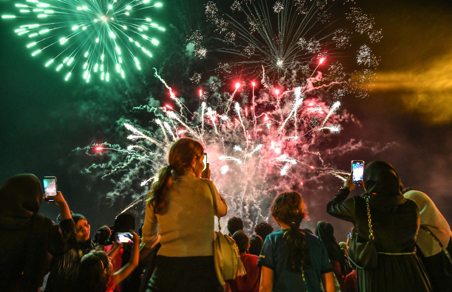 ރޭ ސެންޓްރަލް ޕާކުގައި ޒުވާނުންނަށް ހާއްސަކޮށްގެން ބޭއްވި "ފުރަވީރުން" ޝޯގައި ހަވާ އަރުވަނީ .-- ފޮޓޯ: ފަޔާޒް މޫސާ /މިހާރު