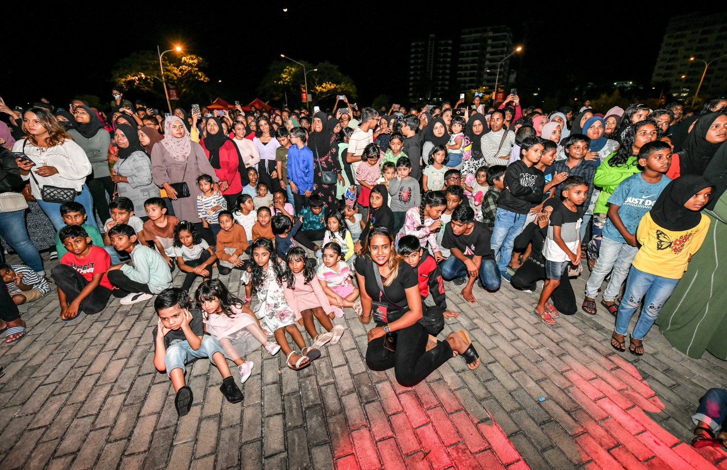 ރޭ ސެންޓްރަލް ޕާކުގައި ޒުވާނުންނަށް ހާއްސަކޮށްގެން ބޭއްވި "ފުރަވީރުން" ޝޯގެ ތެރެއިން.-- ފޮޓޯ:  ނިޝާން އަލީ/މިހާރު