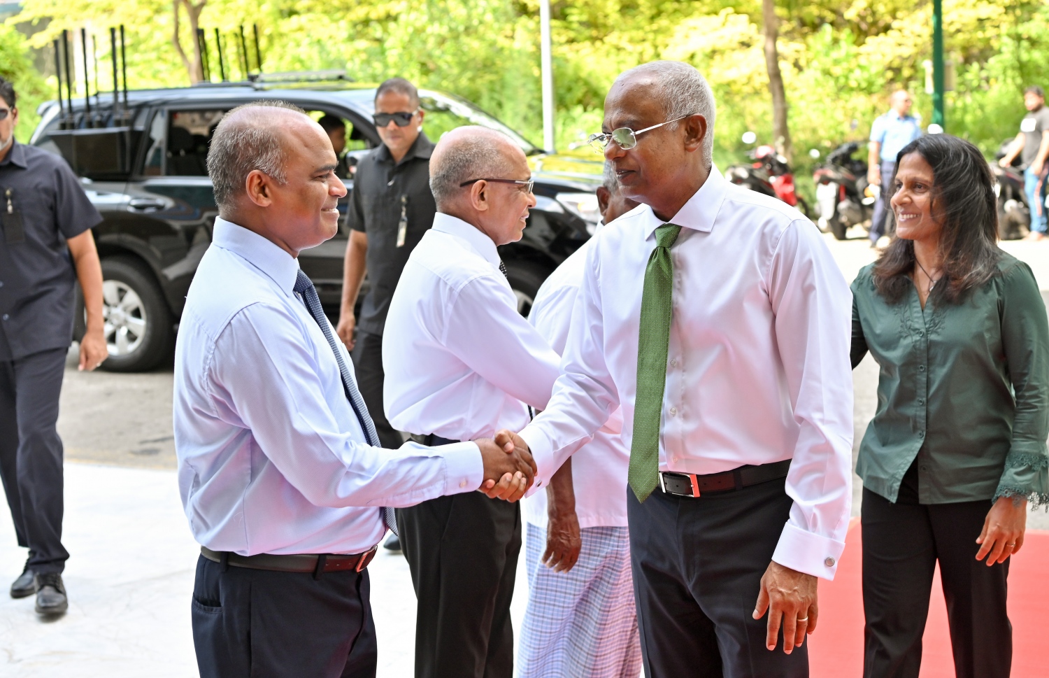 ޓްރީޓޮޕްގައި ގާއިމްކުރި ފާޓިލިޓީ ސެންޓަރު ހުޅުވުމަށް ބޭއްވި ރަސްމިއްޔާތައް ރައީސް އިބްރާހިމް މުހައްމަދު ސޯލިހު ވަޑައިގަތުމުން ޓްރީޓޮޕްގެ ސީއީއޯ އާދިލް މޫސާ މަރުހަބާ ދަންނަވަނީ--. ފޮޓޯ: ނިޝާން އަލީ / މިހާރު