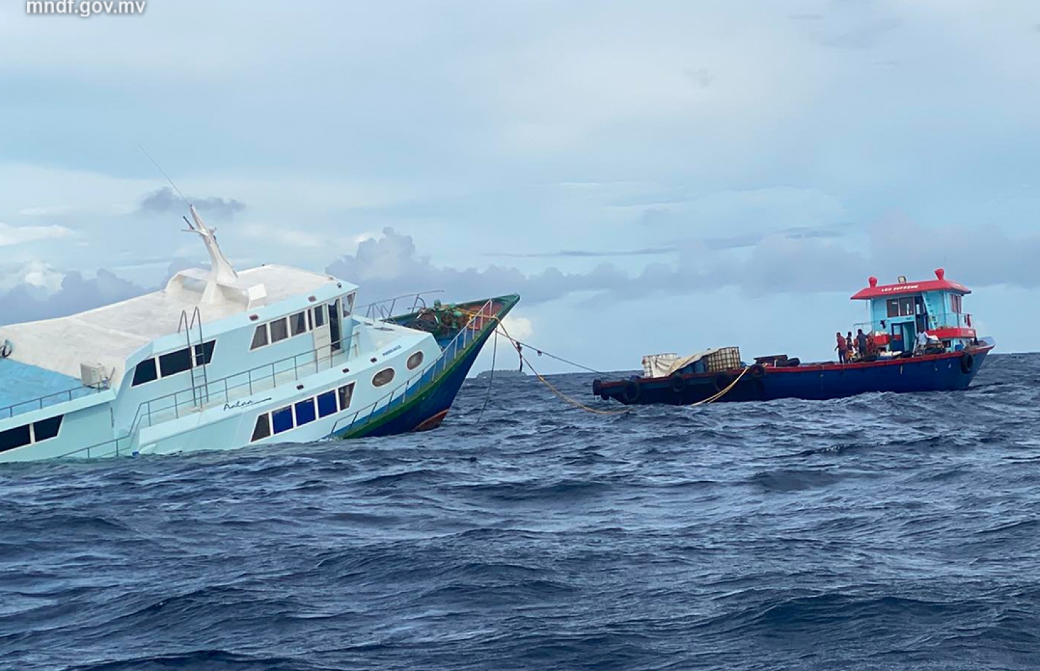 "އާލާ" ބޯޓު އަޑިއަށްދަނީ. -- ފޮޓޯ: އެމްއެންޑީއެފް