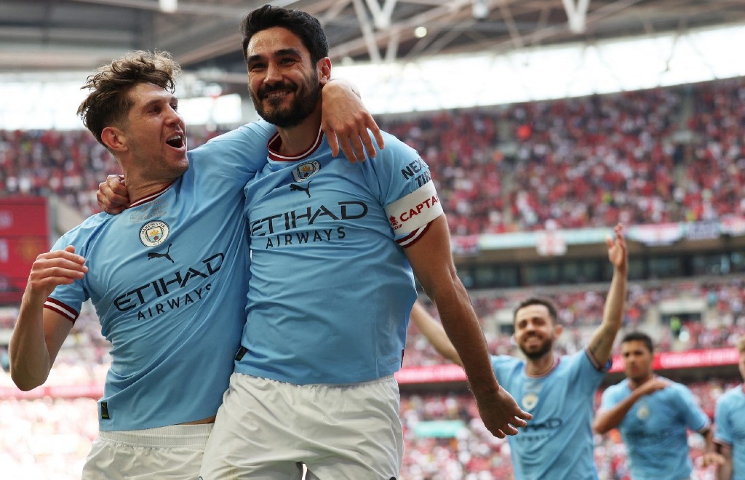 ސިޓީގެ ދެވަނަ ގޯލު ޖެހުމަށް ފަހު ކެޕްޓަން ގުންޑޮއާން، ސިޓީގެ ދެ ގޯލު ވެސް ޖަހައިދިނީ އޭނާ.-- ފޮޓޯ: އޭއެފްޕީ