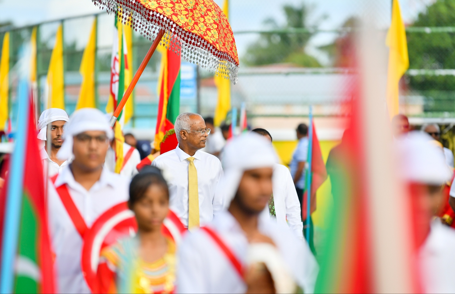 ރައީސް އިބްރާހިމް މުހައްމަދު ސޯލިހު އައްޑު އަށް ވަޑައިގަތުމުން އެ މަނިކުފާނަށް ރަސްމީކޮށް މަރުހަބާ ކިޔަނީ. -- ފޮޓޯ: ރައީސް އޮފީސް