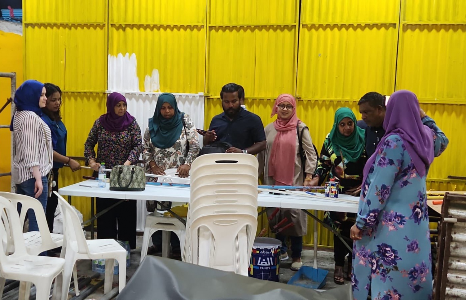 އެމްޑީޕީގެ ކުރީގެ މައި ހަރުގެ ސާފުކުރުމުގެ މަސައްކަތް "ދަ ޑިމޮކްރެޓްސް" އިން ކުރަނީ.-- ފޮޓޯ: ދަ ޑިމޮކްރެޓްސް