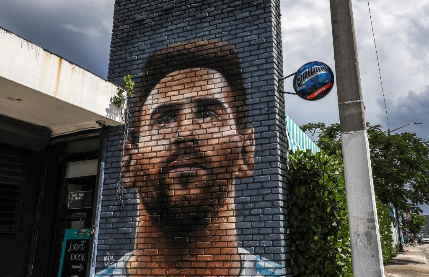 މަޔާމީގައި ހަރުކޮށްފައިވާ ބިލްބޯޑެއްގައި މެސީގެ ފޮޓޯ: އޭނާ އެމެރިކާގެ ލީގަށް ބަދަލުވުމަކީ ލީގުގެ އާންމުދަނީ ވެސް އިތުރުވެގެންދޭނެ ކަމެއް --- ފޮޓޯ: އޭއެފްޕީ