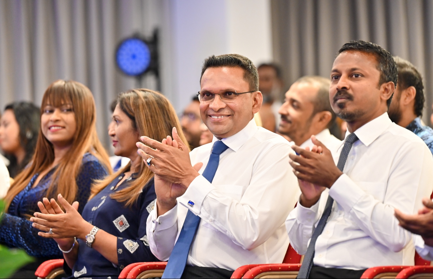 ނާޒިމްގެ މެނިފެސްޓޯ "އުޖާލާ ޒަމާން" އިފްތިތާހުކުރުން