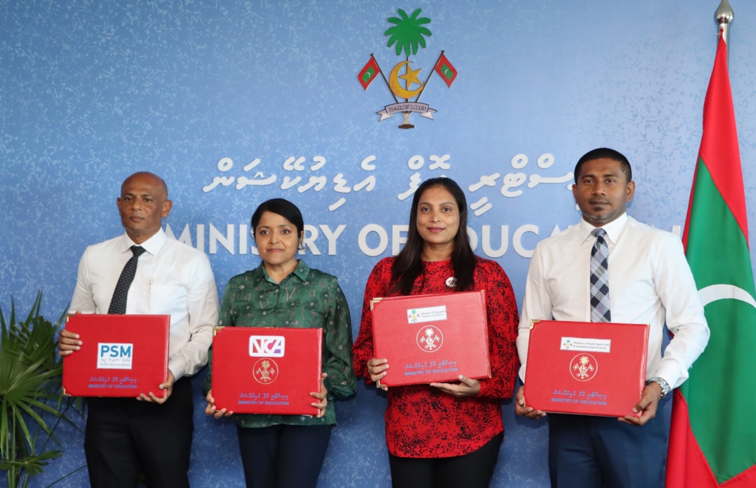 މި އަހަރުގެ ލަވަމުބާރާތް އިންތިޒާމްކުރާ ފަރާތްތަކުގެ މެދުގައި މިދިޔަ މާޗު މަހުވި އެއްބަސްވުމަށްފަހު ފޮޓޯއަކަށް ހުއްޓިލައިގެން