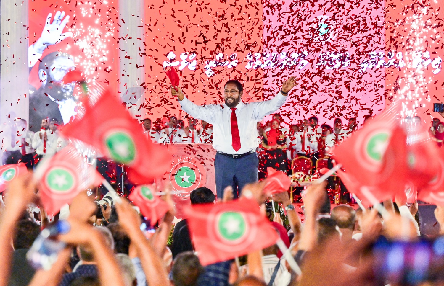 ޖޭޕީގެ ރިޔާސީ ޓިކެޓް ގާސިމާ ހަވާލުކުރުން