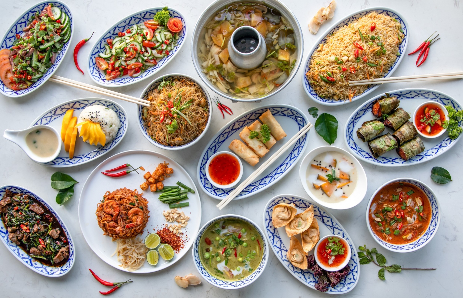 މާގިރި ހޮޓެލްގެ ރެސްޓޯރަންޓުން ލިބެން ހުރި ބައެއް ވައްތަރުގެ ކެއުންތައް. -- ފޮޓޯ: މާގިރި