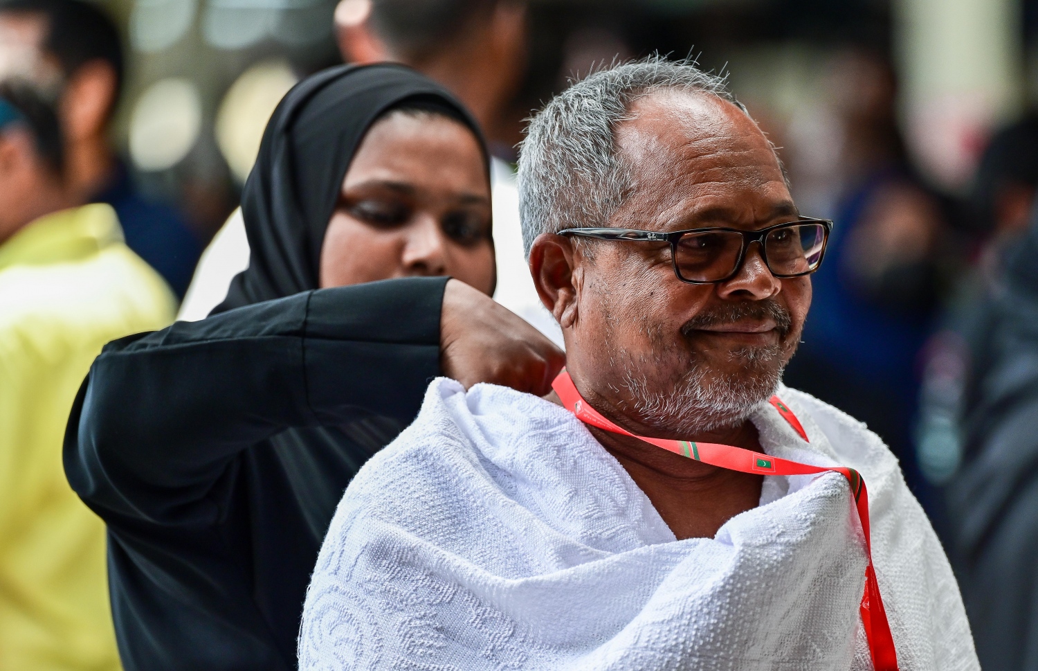 ރާއްޖެ އިން މި އަހަރު ހައްޖަށް ދާ މީހެއްގެ ފާސް އޭނާގެ އާއިލާގެ މީހަކު ރަނގަޅު ކޮށްދެނީ: މިއަދު ފުރީ ހައްޖު ކޯޕަރޭޝަންގެ ހަވާލުގައި ހައްޖަށް ދާ 294 މީހުން. .-- ފޮޓޯ: ފަޔާޒް މޫސާ | މިހާރު