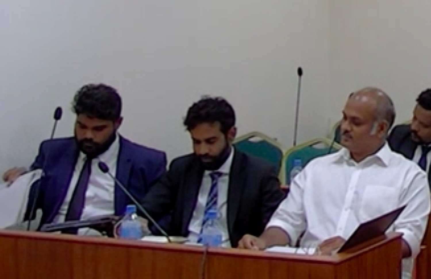 ފުއްގިރި މައްސަލާގައި ކްރިމިނަލް ކޯޓުގައި ކުރީގެ ނައިބު ރައީސް އަހްމަދު އަދީބު ހެކިބަސް ދެއްވަނީ.