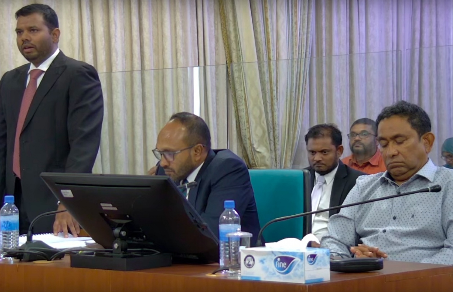 ހައި ކޯޓުގައި ބޭއްވި ޝަރީއަތުގެ އަޑުއެހުމެއްގައި ކުރީގެ ރައީސް އަބްދުﷲ ޔާމީންގެ ވަކީލް ޑރ. މުހައްމަދު ޖަމީލް