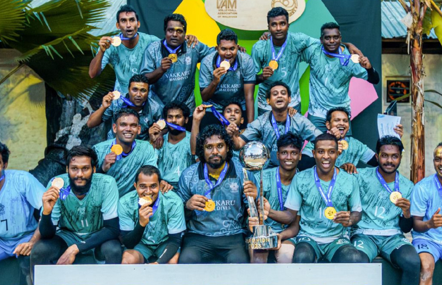 ޒޯން 5 އަދި 6 ގެ ޗެމްޕިއަން ވައްކަރު، ތައްޓާ އެކު.-- ފޮޓޯ: ވީއޭއެމް