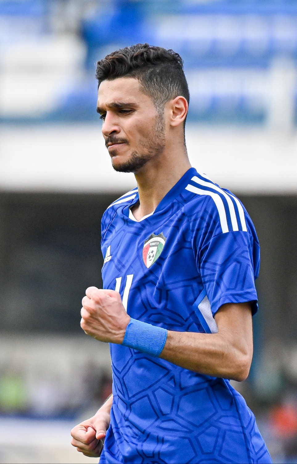 ކުވައިތު ޓީމަށް ލަނޑުޖެހުމަށްފަހު އެ ޓީމުގެ ކުޅުންތެރިޔަކު އުފާފާޅުކުރަނީ -- ފޮޓޯ: ފަަޔާޒު މޫސާ | މިހާރު