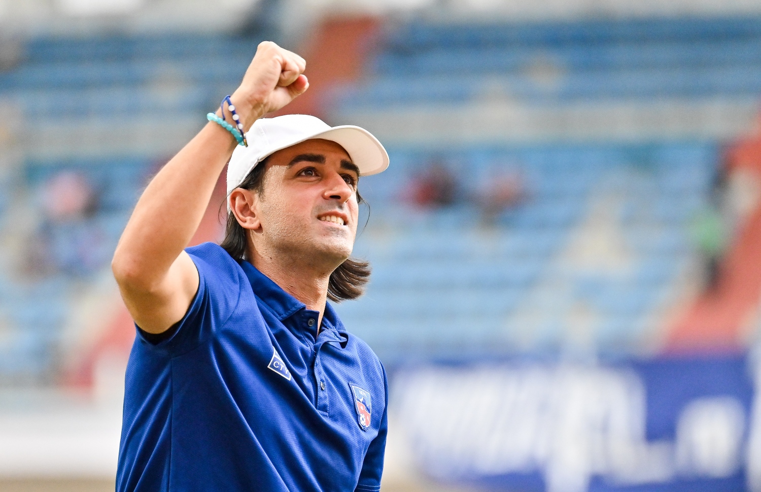 ގްރޫޕް ސްޓޭޖުގެ ފަހު މެޗުގައި ޕާކިސްތާން ބަލިކުރުމަށްފަހު ނޭޕާލް ޓީމުގެ ކޯޗު އުފާފާޅުކުރަނީ، ނޭޕާލް ވަނީ ދެ މެޗުން ބަލިވެ މުބާރާތުން ކަޓާފަ -- ފޮޓޯ: ފަޔާޒު މޫސާ | މިހާރު