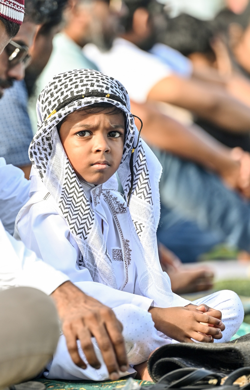 ބޮޑު ޖަމާއަތުގައި މިއަދު ކުރި އަޟްހާ އީދު ނަމާދުގައި ކުޑަކުއްޖަކު ބައިވެރިވަނީ.---ފޮޓޯ: ނިޝާން އަލީ/މިހާރު