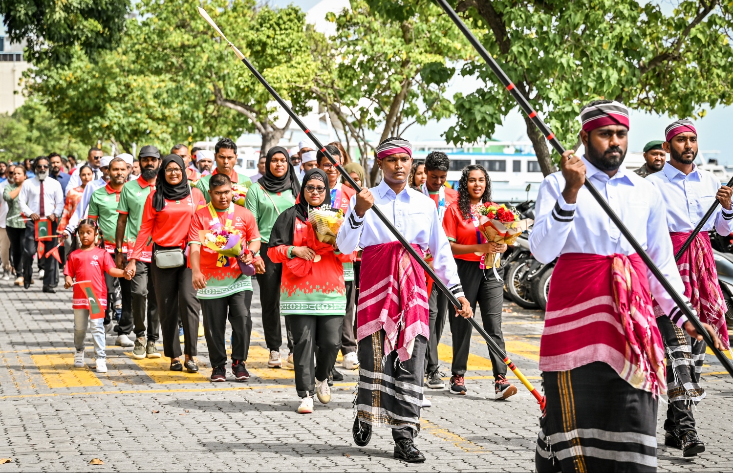 ޓީމުގެ ޝަރަފުގައި ކުރިއަށްގެންދިޔަ ސަގާފީ ހިނގުމުގެ ތެރެއިން --- ފޮޓޯ: ނިޝާން އަލީ | މިހާރު